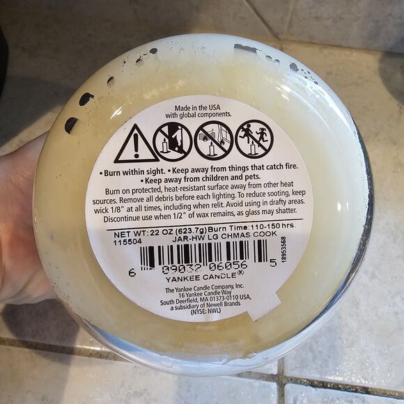 Yankee Candle Christmas Cookie Scent 22 oz. Large Jar Candle Holiday - Picture 3 of 5